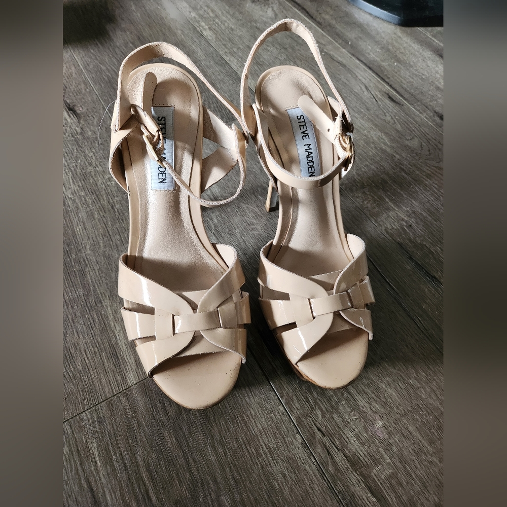 Steve Madden High Heel Women size 5.5. Tan Color
